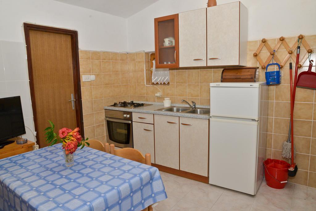 Solei-free Parking Apartment Kukljica